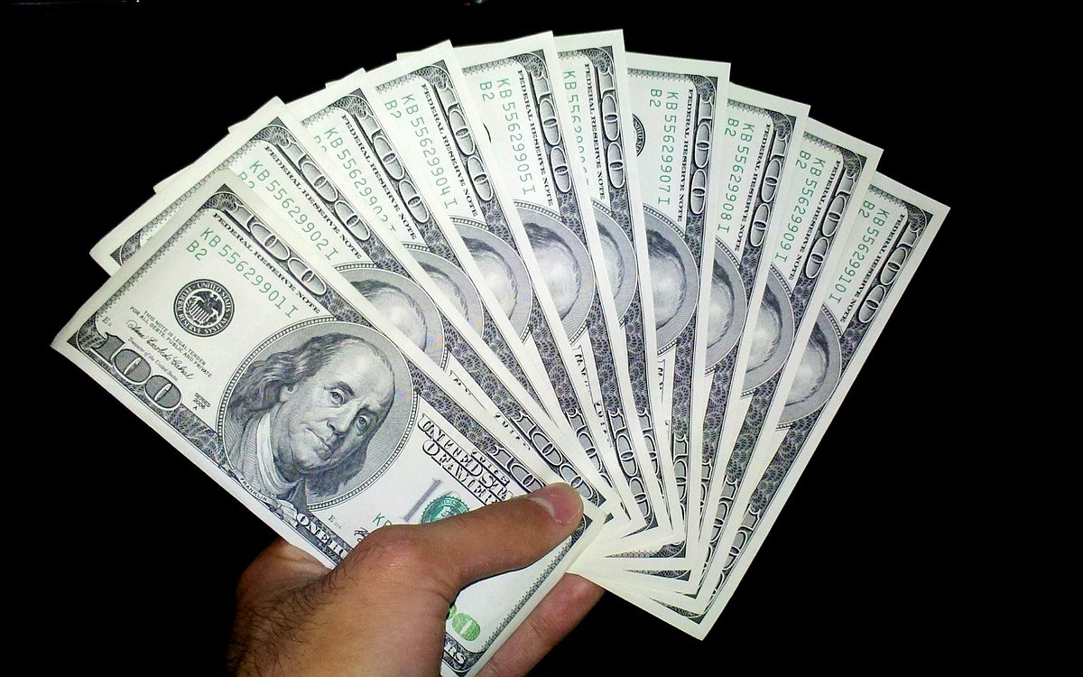سعر 100 دولار اليوم في العراق الجمعة في أسواق بغداد وأربيل وبورصتي الكفاح والحارثية 2 سعر 100 دولار اليوم في العراق الجمعة في أسواق بغداد وأربيل وبورصتي الكفاح والحارثية