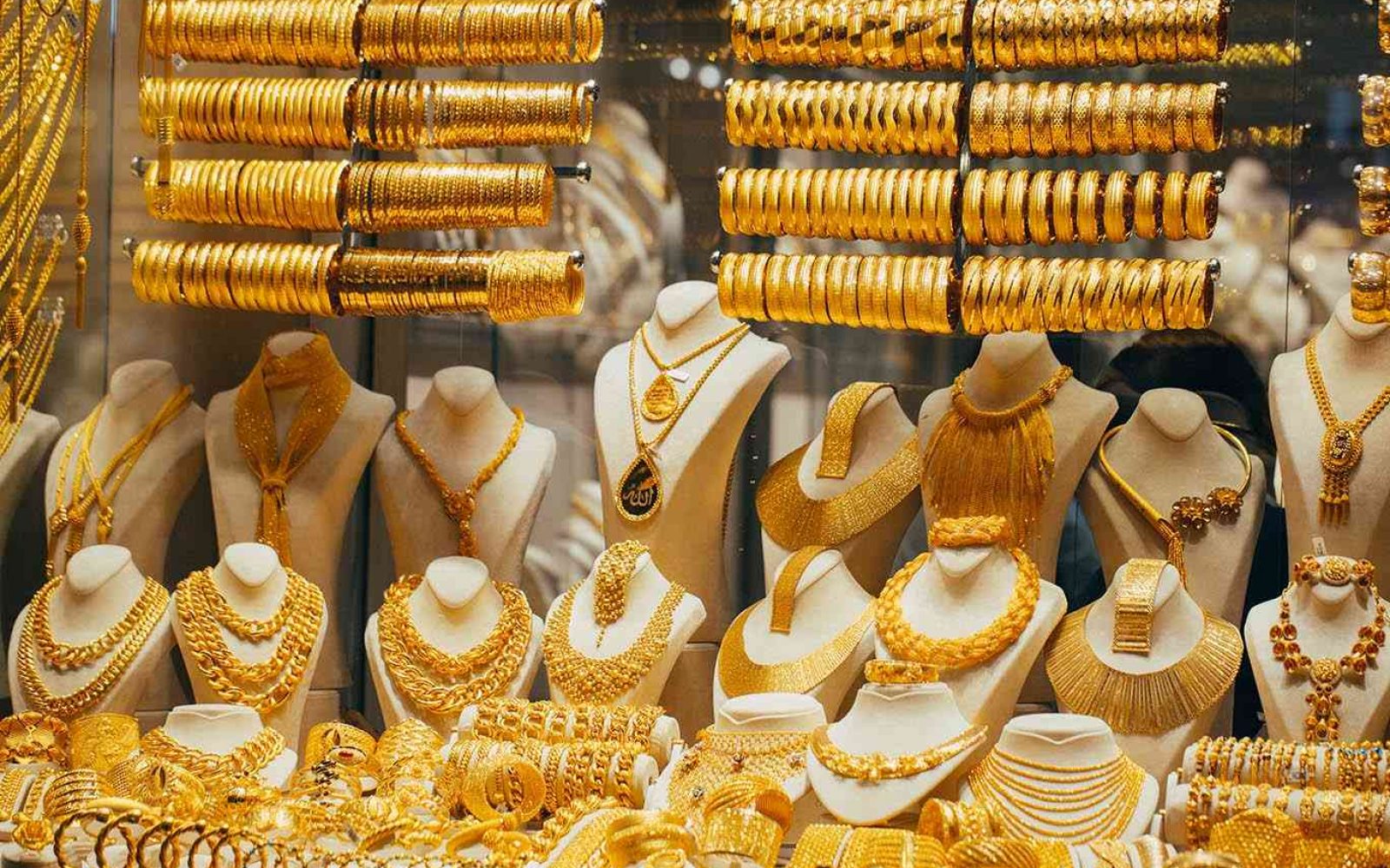 سعر جرام الذهب عيار 21 اليوم الخميس وباقي الأعيرة في محلات الصاغة والبورصة 2 سعر جرام الذهب عيار 21 اليوم الخميس وباقي الأعيرة في محلات الصاغة والبورصة