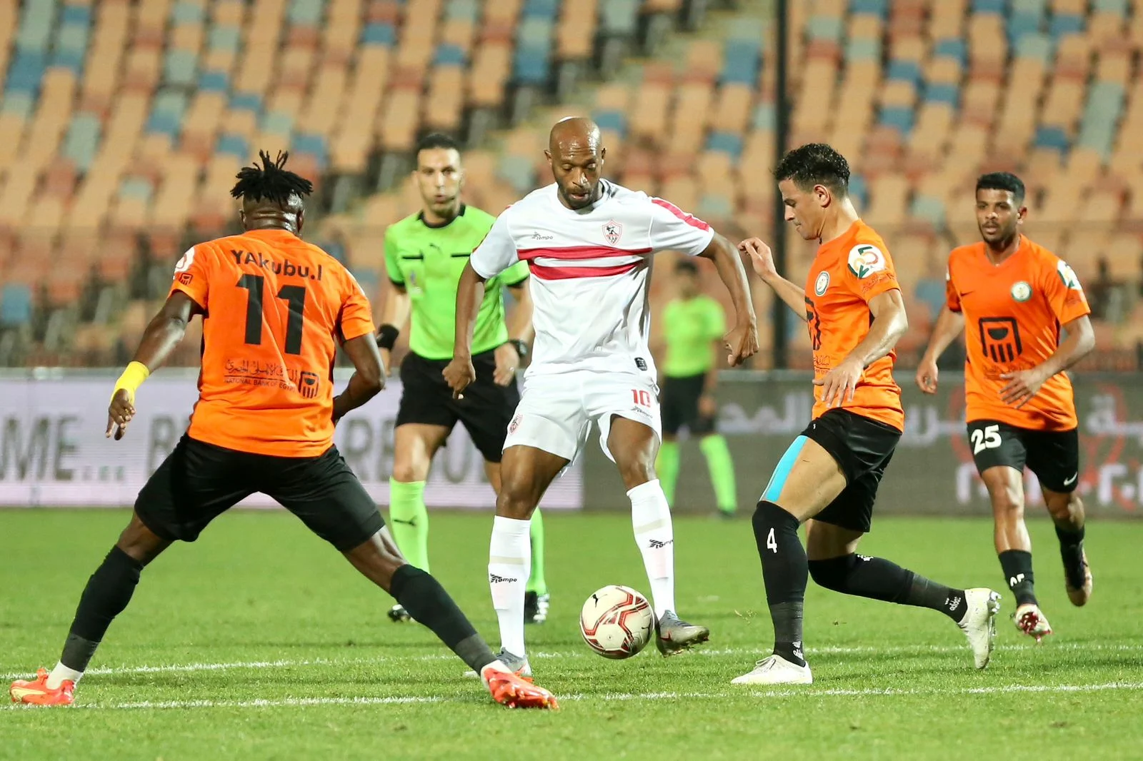 في ضيافة نادي السلام.. موعد مباراة الزمالك والبنك الأهلي ضمن مواجهات الجولة الأولى من الدوري الممتاز 2 في ضيافة نادي السلام.. موعد مباراة الزمالك والبنك الأهلي ضمن مواجهات الجولة الأولى من الدوري الممتاز
