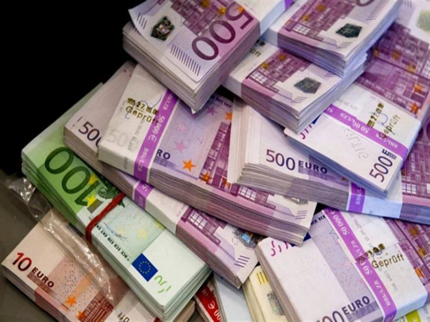 ارتفاع طفيف في سعر الاورو اليوم الجزائر مقابل الدينار الجزائري الاثنين 25 نوفمبر 2024 2 ارتفاع طفيف في سعر الاورو اليوم الجزائر مقابل الدينار الجزائري الاثنين 25 نوفمبر 2024