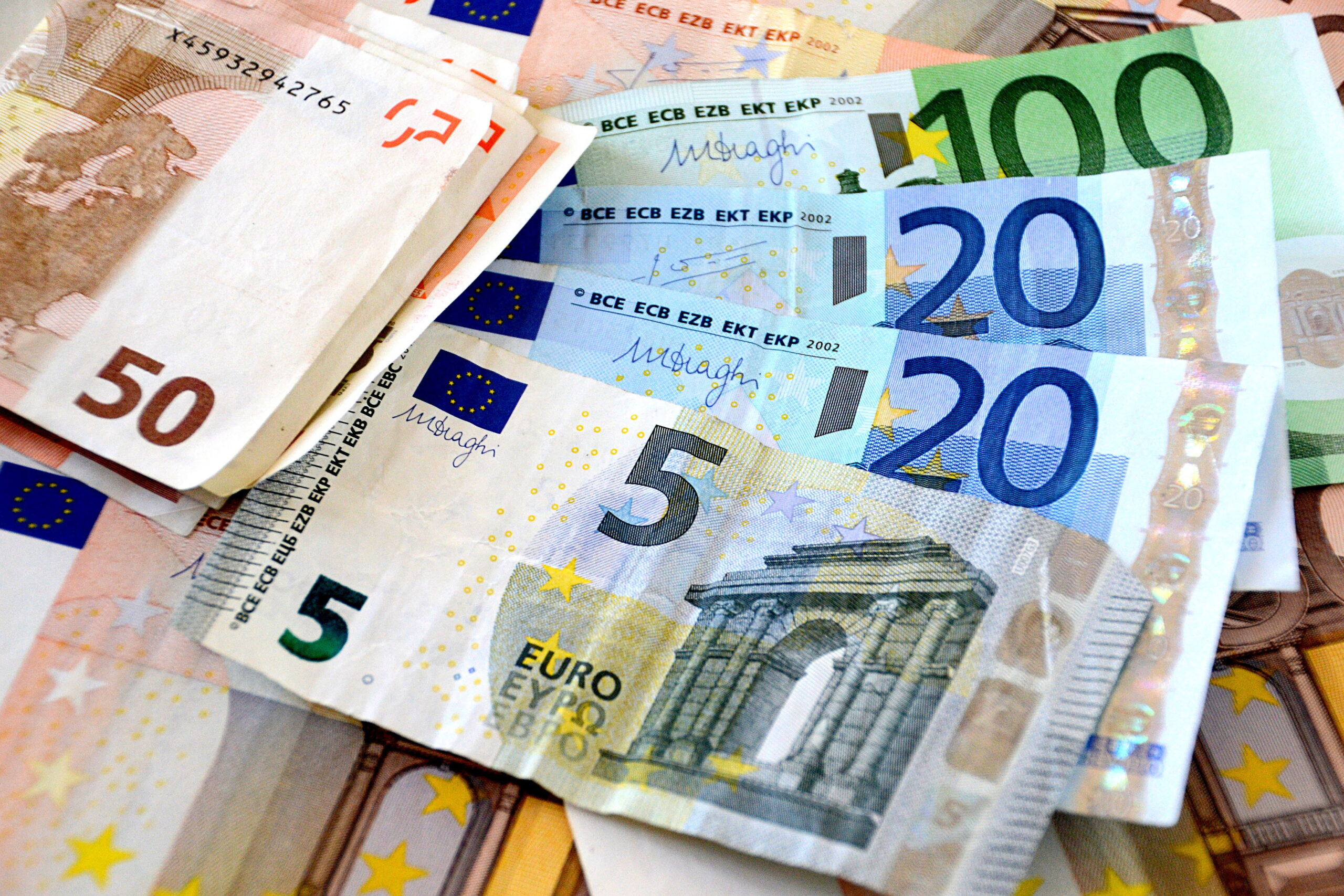 استقرار سعر الاورو اليوم الجزائر الجزائر 14 ديسمبر 2024 في السوق الرسمي وانخفاضها في الموازي 2 استقرار سعر الاورو اليوم الجزائر الجزائر 14 ديسمبر 2024 في السوق الرسمي وانخفاضها في الموازي