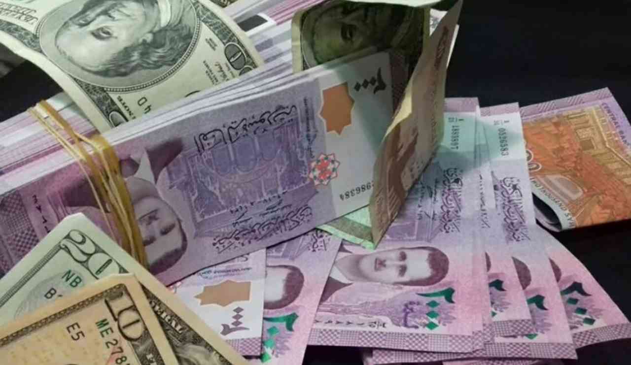 تراجع جديد في سعر الدولار الأمريكي مقابل الليرة السورية في مختلف المحافظات السورية اليوم السبت 14 ديسمبر 2024 2 تراجع جديد في سعر الدولار الأمريكي مقابل الليرة السورية في مختلف المحافظات السورية اليوم السبت 14 ديسمبر 2024