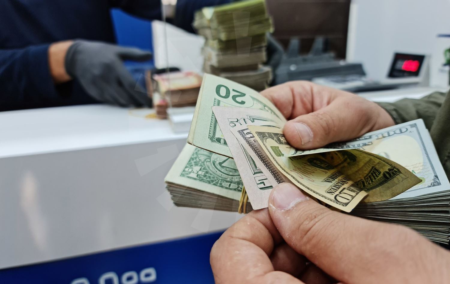 ارتفاع حاد في سعر 100 دولار في العراق اليوم السبت 7 ديسمبر 2024 في بغداد وأربيل 2 ارتفاع حاد في سعر 100 دولار في العراق اليوم السبت 7 ديسمبر 2024 في بغداد وأربيل