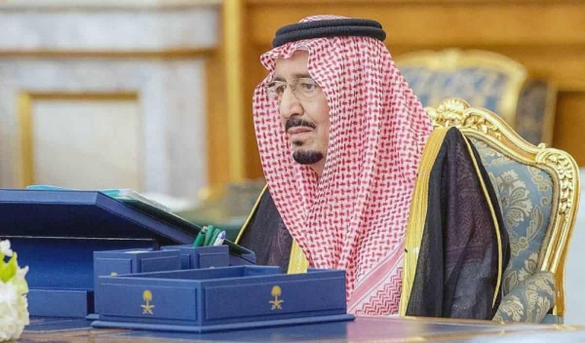 ايداع راتب الموظفين كامل وزيادة 1000 ريال بدل غلاء المعيشة لشهر ديسمبر منحة مالية بأمر ملكي .. وزارة المالية توضح حقيقة الامر 2 ايداع راتب الموظفين كامل وزيادة 1000 ريال بدل غلاء المعيشة لشهر ديسمبر منحة مالية بأمر ملكي .. وزارة المالية توضح حقيقة الامر
