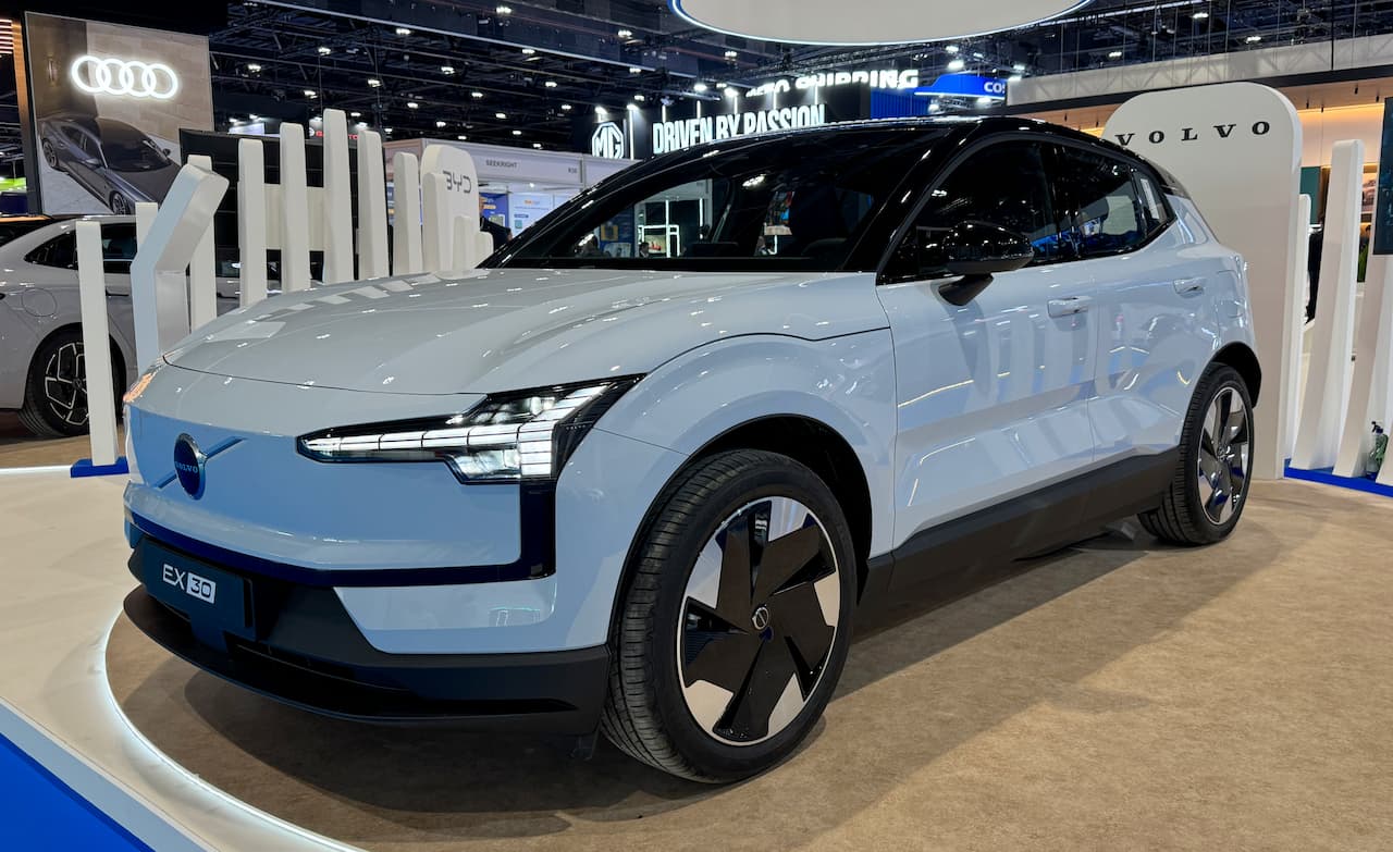 تفاصيل مواصفات سيارة فولفو EX30 Volvo EX30 مع بطارية بسعة 51 أو 69 كيلووات بالساعة 2 تفاصيل مواصفات سيارة فولفو EX30 Volvo EX30 مع بطارية بسعة 51 أو 69 كيلووات بالساعة
