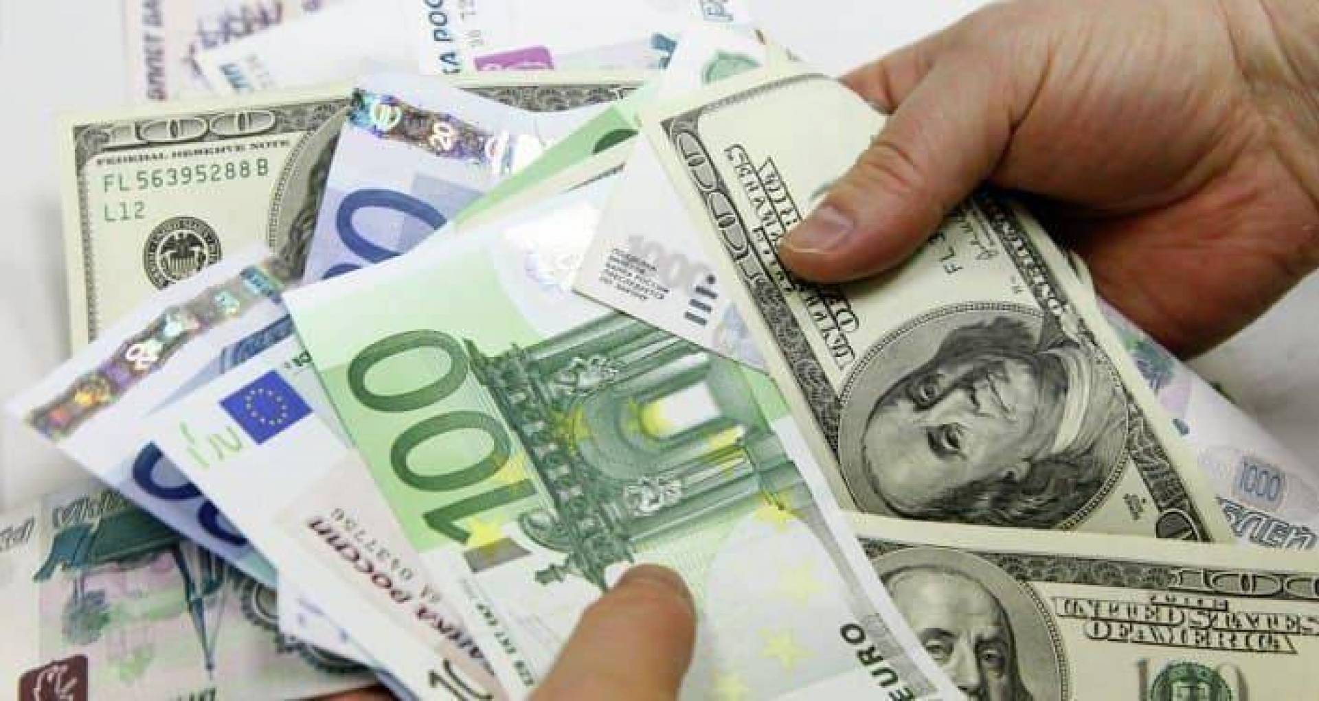 ثبات في سعر 100 يورو بالدينار الجزائري اليوم السبت 21 ديسمبر 2024 في الرسمي وانخفاض في الموازي 2 ثبات في سعر 100 يورو بالدينار الجزائري اليوم السبت 21 ديسمبر 2024 في الرسمي وانخفاض في الموازي
