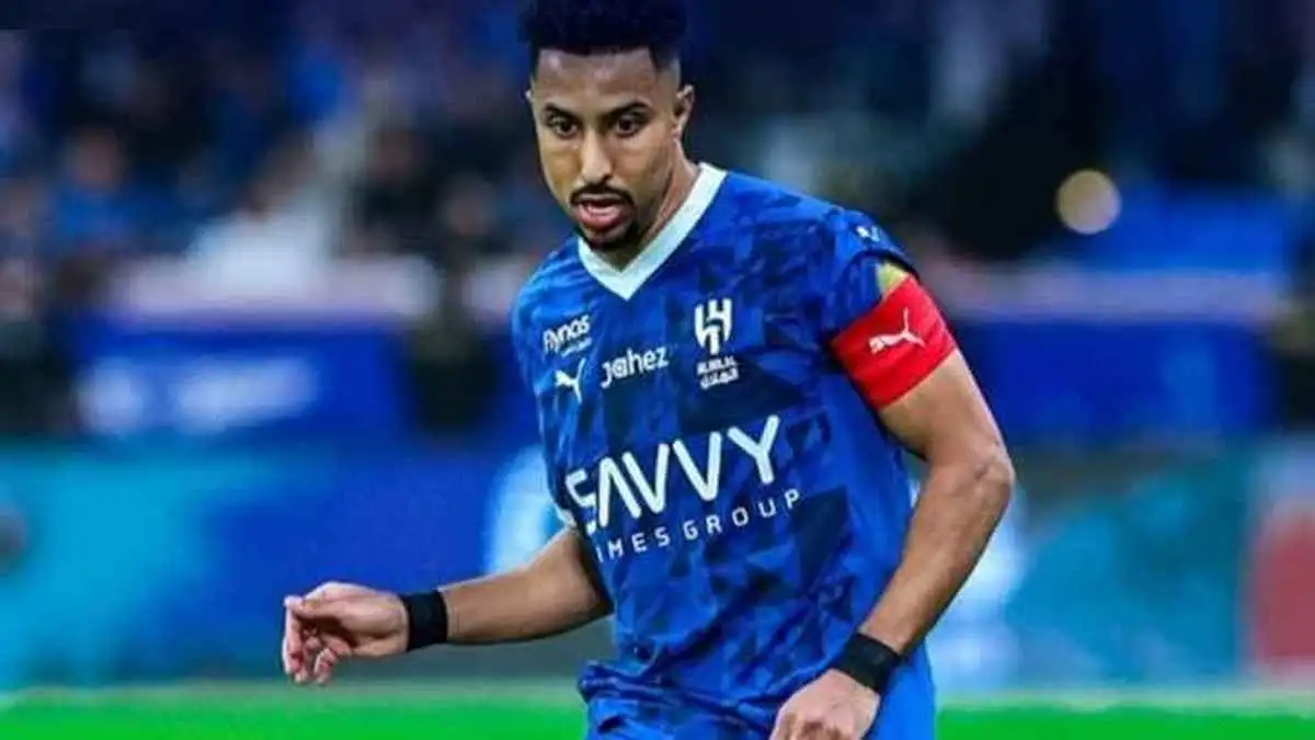 تفاصيل حول إمكانية ارتداء سالم الدوسري القناع الواقي مع منتخب السعودية ومدى تأثيره على أدائه 2 تفاصيل حول إمكانية ارتداء سالم الدوسري القناع الواقي مع منتخب السعودية ومدى تأثيره على أدائه