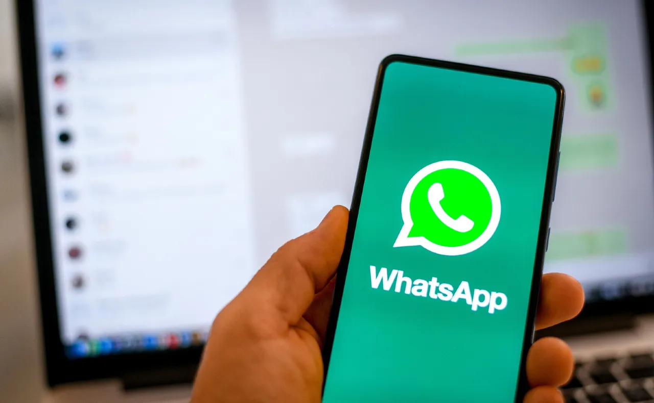 دليلك الكامل.. كيف يتم استخدام ميزة واتساب الجديدة لمسح المستندات داخل التطبيق بخطوات سهلة 2 دليلك الكامل.. كيف يتم استخدام ميزة واتساب الجديدة لمسح المستندات داخل التطبيق بخطوات سهلة