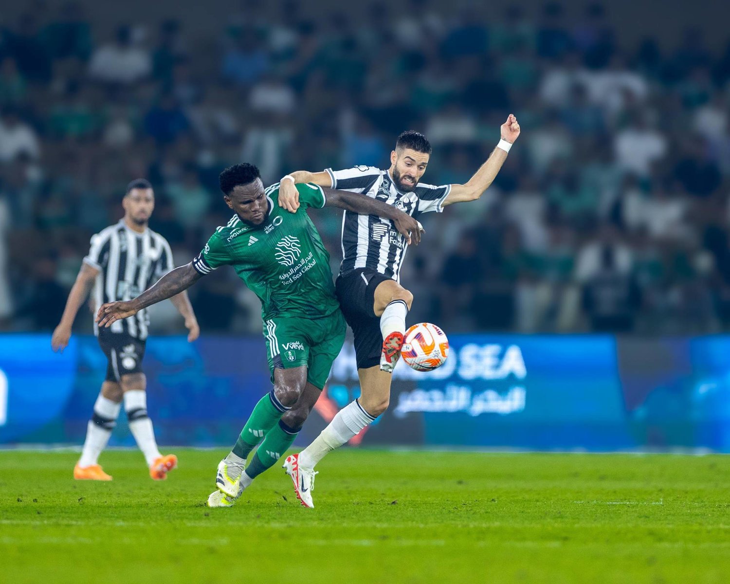 الأهلي يعلن عن طرح تذاكر مباراة الشباب في الجولة الرابعة عشرة من دوري روشن السعودي لموسم 2024 2 الأهلي يعلن عن طرح تذاكر مباراة الشباب في الجولة الرابعة عشرة من دوري روشن السعودي لموسم 2024