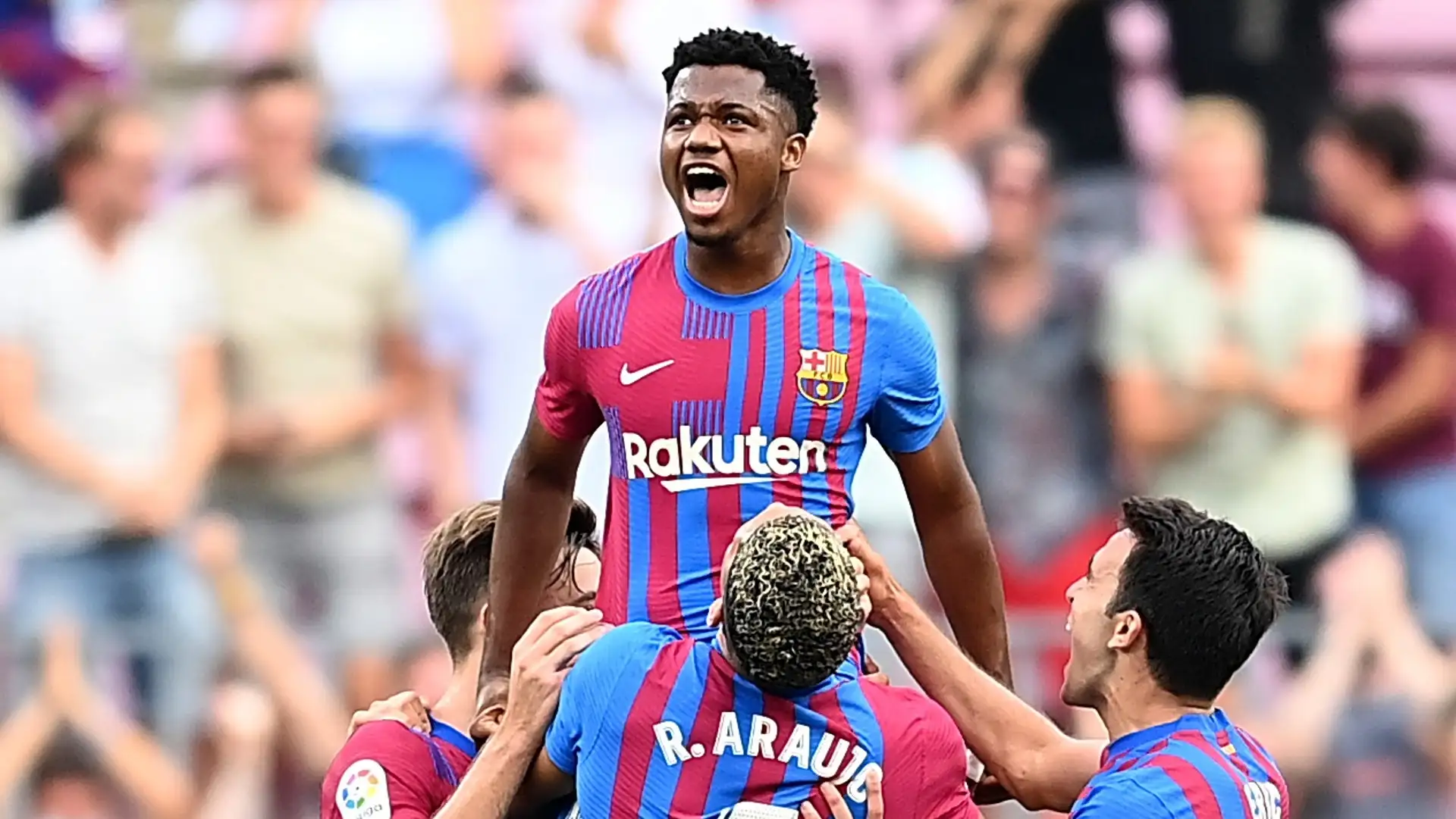 برشلونة يقطع الطريق على مانشستر يونايتد وتشيلسي لمنع انتقال نجمه 2 برشلونة يقطع الطريق على مانشستر يونايتد وتشيلسي لمنع انتقال نجمه