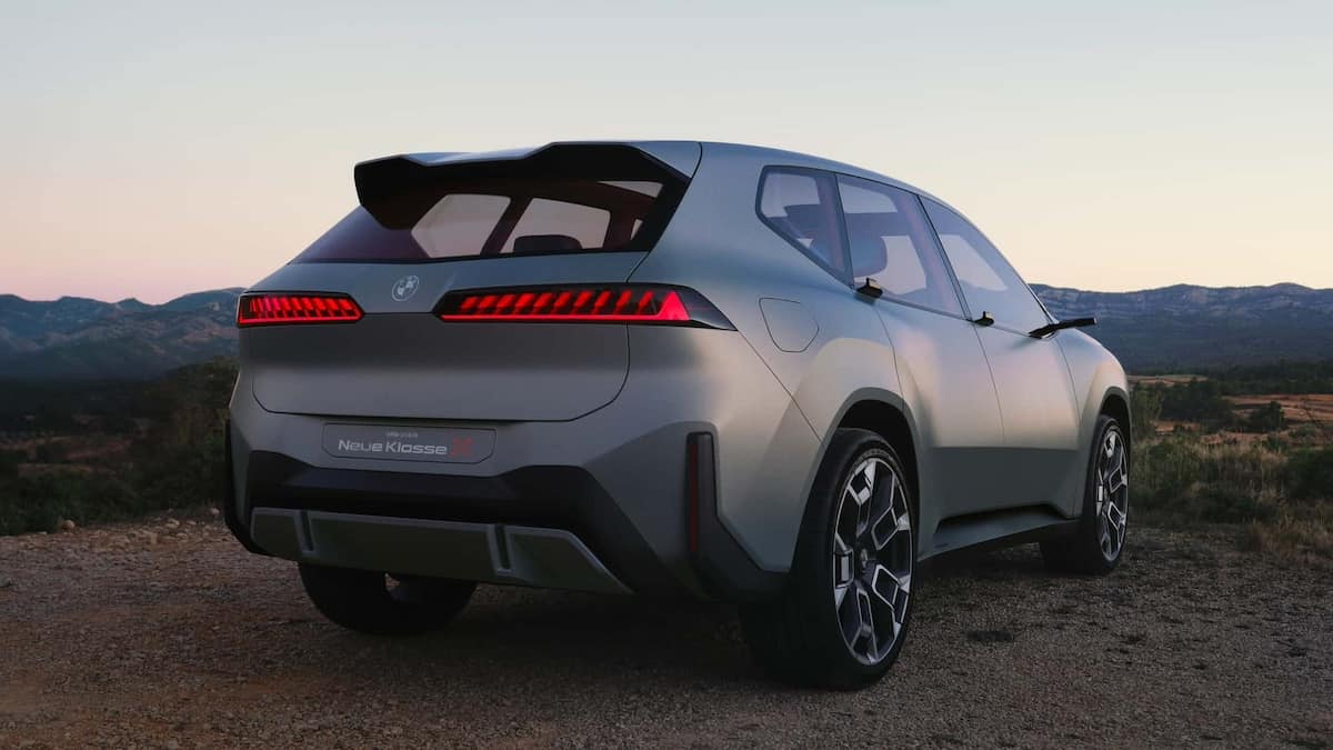 بي إم دبليو iX3 موديل 2026.. بأداء قوى والمواصفات والتقنيات التي ننتظرها وتصميم متطور 2 بي إم دبليو iX3 موديل 2026.. بأداء قوى والمواصفات والتقنيات التي ننتظرها وتصميم متطور