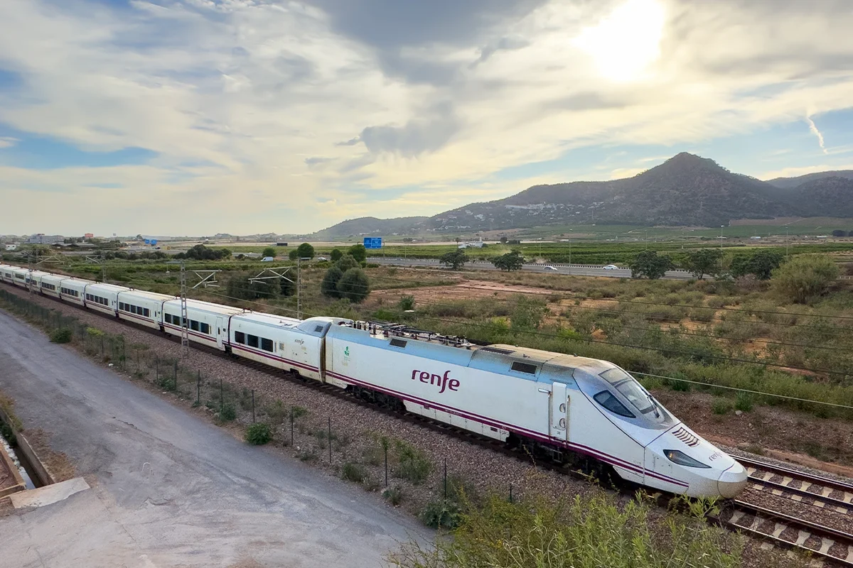 الأسرع الآن.. جدول مواعيد وأسعار قطار تالجو الفاخر على خطوط السكة الحديد Talgo Train Schedule and Prices 2 الأسرع الآن.. جدول مواعيد وأسعار قطار تالجو الفاخر على خطوط السكة الحديد Talgo Train Schedule and Prices