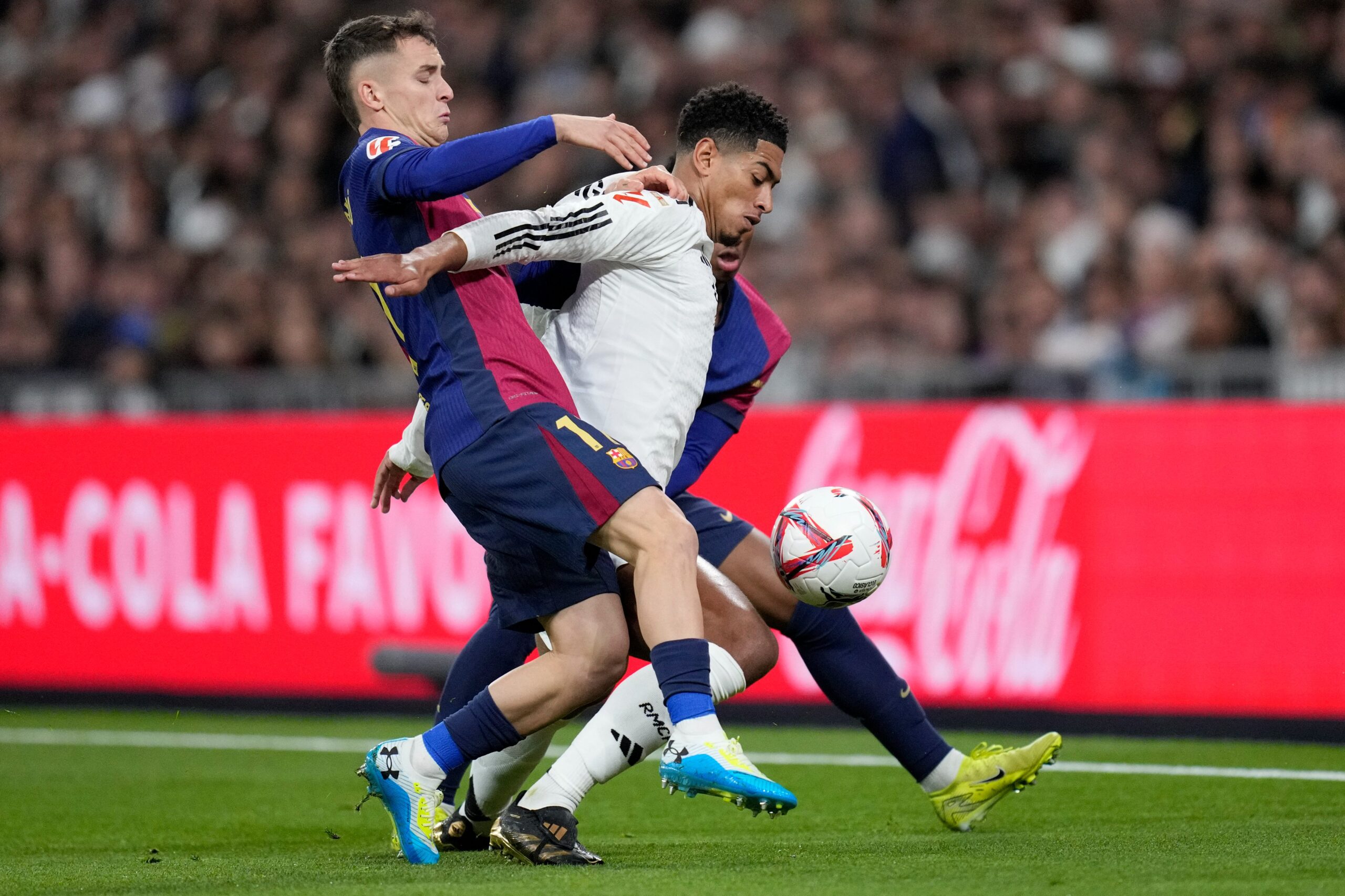 ضربة موجعة في الكلاسيكو.. الاتحاد يفتقد أبرز لاعبيه والنصر يعاني من غياب 4 نجوم 2 ضربة موجعة في الكلاسيكو.. الاتحاد يفتقد أبرز لاعبيه والنصر يعاني من غياب 4 نجوم