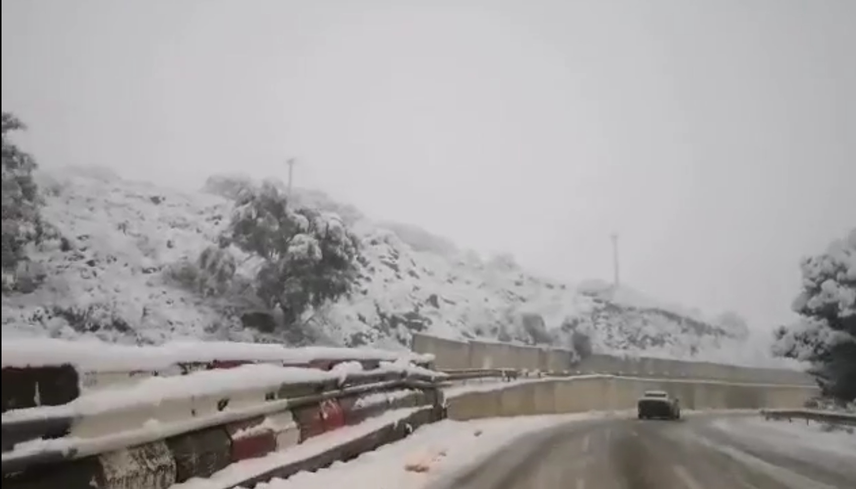 عاجل الديوان الوطني للأرصاد يصدر تنبيه ويعلن الطرق المقطوعة بسبب تساقط الثلوج في الجزائر 2 عاجل الديوان الوطني للأرصاد يصدر تنبيه ويعلن الطرق المقطوعة بسبب تساقط الثلوج في الجزائر