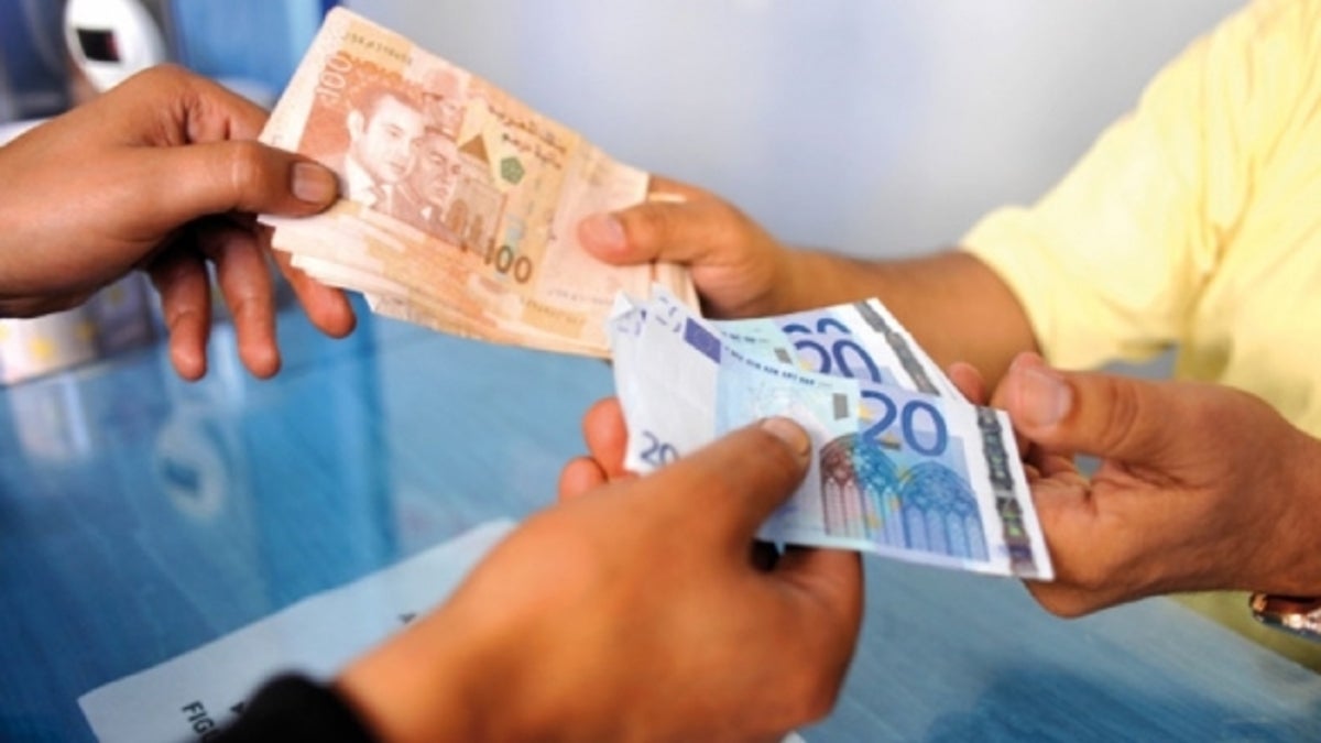 انهيارات قياسية.. سعر الدرهم المغربي اليوم مقابل الأورو والدولار في البيع والشراء في صباح التداولات 2 انهيارات قياسية.. سعر الدرهم المغربي اليوم مقابل الأورو والدولار في البيع والشراء في صباح التداولات