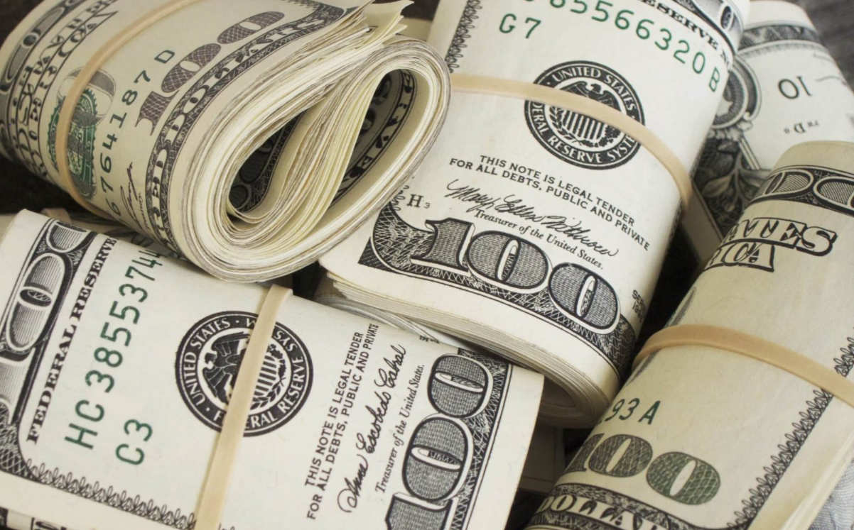 ضربة قاضية للأخضر.. سعر 100 دولار في العراق اليوم في السوق السوداء بيع وشراء ببغداد وأربيل 2 ضربة قاضية للأخضر.. سعر 100 دولار في العراق اليوم في السوق السوداء بيع وشراء ببغداد وأربيل
