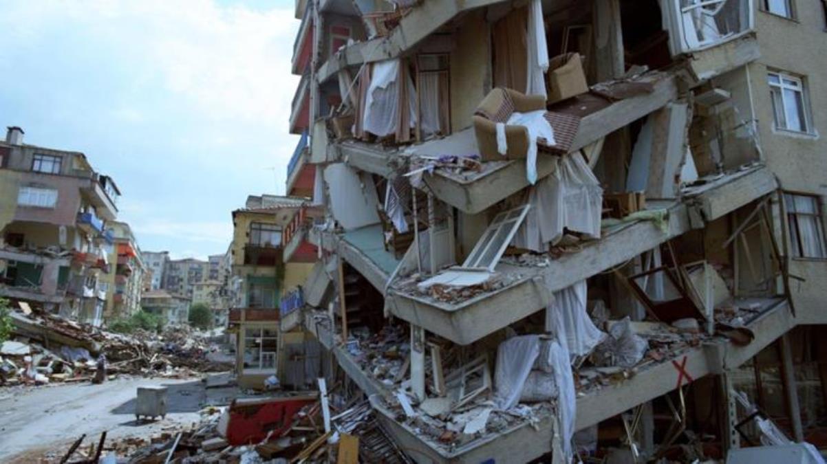 السكان يفرون إلى الشوارع .. زلزال بقوة 5.1 ريختر يضرب المغرب 2 السكان يفرون إلى الشوارع .. زلزال بقوة 5.1 ريختر يضرب المغرب