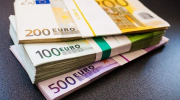 سعر 100 يورو بالدينار الجزائري في السوق السوداء 1