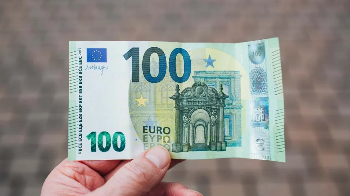 على وين رايح.. سعر 100 اورو بالدينار الجزائري في سوق السكوار بيع وشراء في بداية تعاملات اليوم 2 على وين رايح.. سعر 100 اورو بالدينار الجزائري في سوق السكوار بيع وشراء في بداية تعاملات اليوم