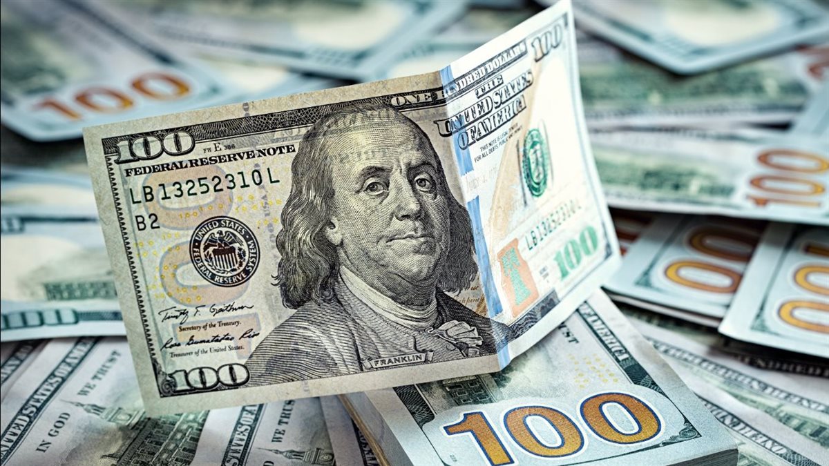 انهيار قياسي في سعر 100 دولار في العراق اليوم في السوق السوداء في البيع والشراء ببغداد وأربيل 2 انهيار قياسي في سعر 100 دولار في العراق اليوم في السوق السوداء في البيع والشراء ببغداد وأربيل