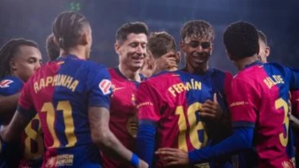 برشلونة يستعد لمواجهة ريال بيتيس في قمة الدوري الإسباني