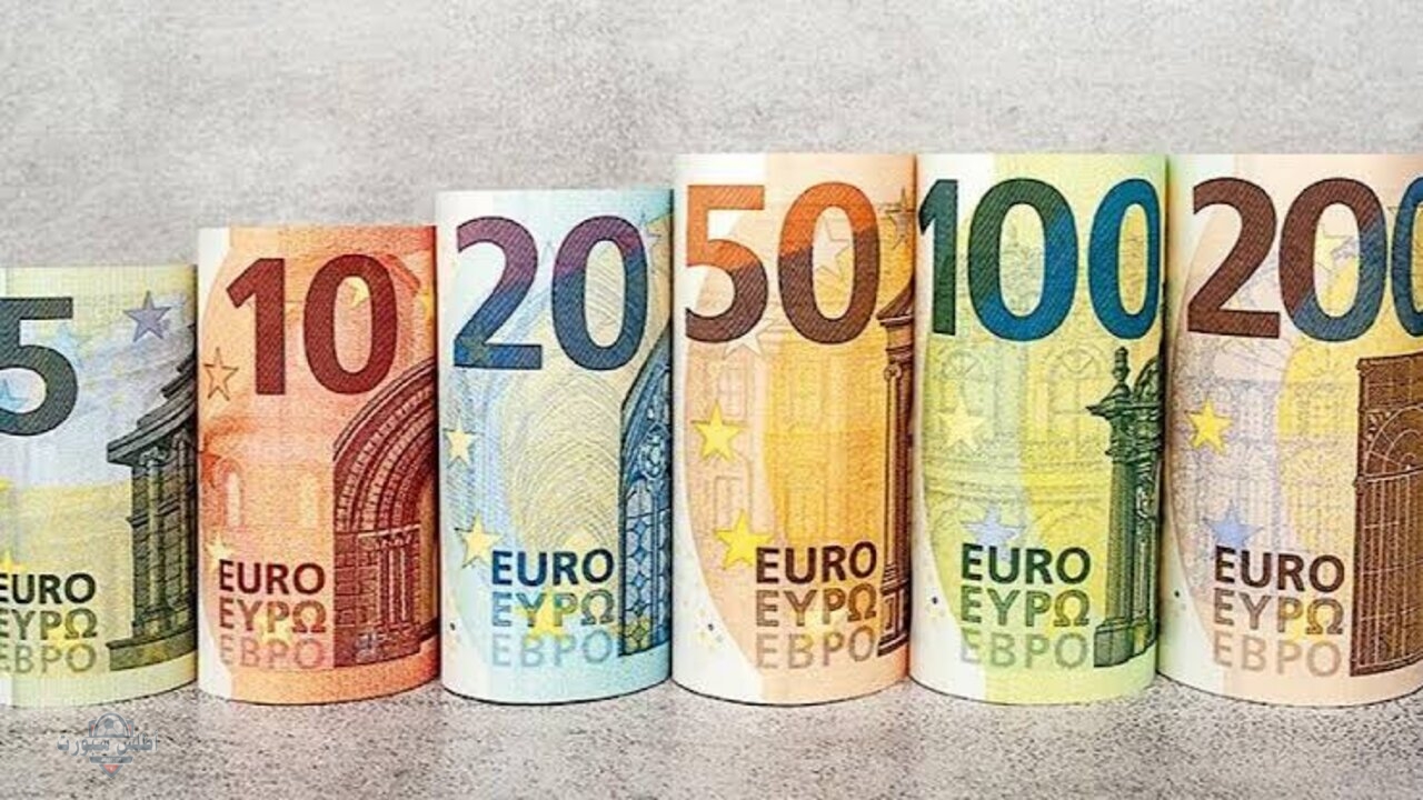 من ساحة بور سعيد.. سعر الأورو في السكوار اليوم يشعل المنافسة بين المستثمرين والدينار الجزائري يدخل مرحلة الخطر 2 من ساحة بور سعيد.. سعر الأورو في السكوار اليوم يشعل المنافسة بين المستثمرين والدينار الجزائري يدخل مرحلة الخطر