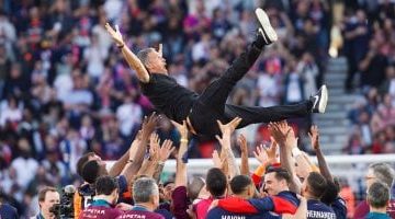 إنريكي يحتفل بمئويته مع PSG ضد أستون فيلا