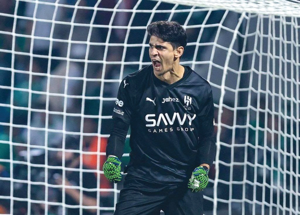 استبعاد ياسين بونو من مواجهة الهلال والخليج تفاصيل عاجلة 2 استبعاد ياسين بونو من مواجهة الهلال والخليج تفاصيل عاجلة