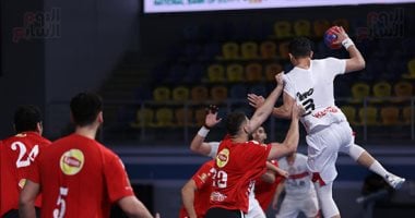 الأهلي يتوج بكأس مصر بعد فوزه على الزمالك 21-18 في نهائي كرة اليد 2 الأهلي يتوج بكأس مصر بعد فوزه على الزمالك 21-18 في نهائي كرة اليد