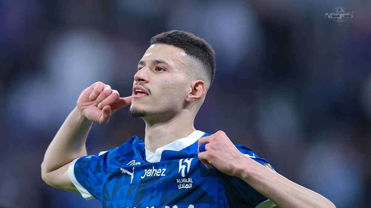 الهلال يواجه غياب الحمدان في مباراتين حاسمتين 2 الهلال يواجه غياب الحمدان في مباراتين حاسمتين