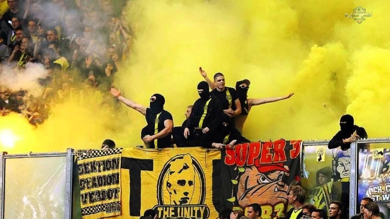 جماهير بوروسيا دورتموند تهاجم بعثة برشلونة بالالعاب النارية قبل المعركة الأوروبية 2 جماهير بوروسيا دورتموند تهاجم بعثة برشلونة بالالعاب النارية قبل المعركة الأوروبية