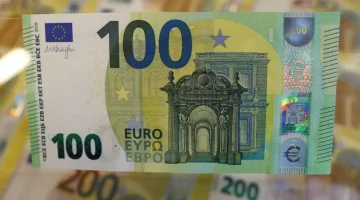سعر 100 يورو بالدينار الجزائري في السوق السوداء