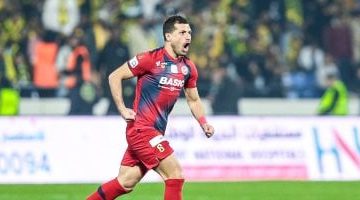 طارق حامد يعود لتشكيلة ضمك في مواجهة الوحدة بالدوري السعودي