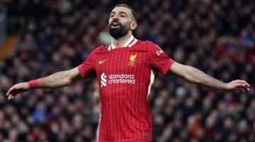 غياب صلاح عن معسكر مصر يعزز فرصه في البقاء مع ليفربول