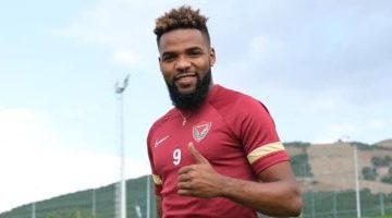 فيفا تحسم مستقبل أموال الزمالك وسط غرامة بوبيندزا