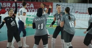 لحظات من النهائي: الأهلي والزمالك في مواجهة أفريقيا لسيدات الطائرة 2 لحظات من النهائي: الأهلي والزمالك في مواجهة أفريقيا لسيدات الطائرة