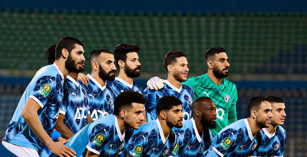 نجم آرسنال يتلقى قميصي ثنائي من بيراميدز 2 نجم آرسنال يتلقى قميصي ثنائي من بيراميدز