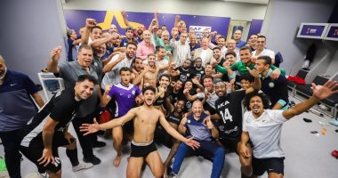 احتفالات غرفة الملابس لأبطال البنك الأهلي بعد انتصارهم على بيراميدز 2 احتفالات غرفة الملابس لأبطال البنك الأهلي بعد انتصارهم على بيراميدز
