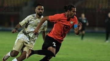 الأهلي يواجه تحديات البنك في صراع الدوري المصري الليلة