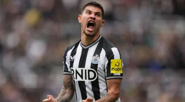 البرازيلي برونو جيماريش، لاعب وسط فريق نيوكاسل يونايتد الإنجليزي