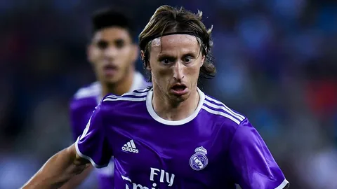 مودريتش يرغب في تمديد عقده مع ريال مدريد 2 مودريتش يرغب في تمديد عقده مع ريال مدريد