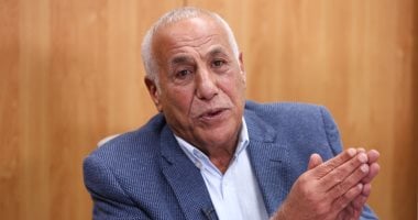 حسين لبيب يعود إلى القاهرة بعد علاج في فرنسا 2 حسين لبيب يعود إلى القاهرة بعد علاج في فرنسا