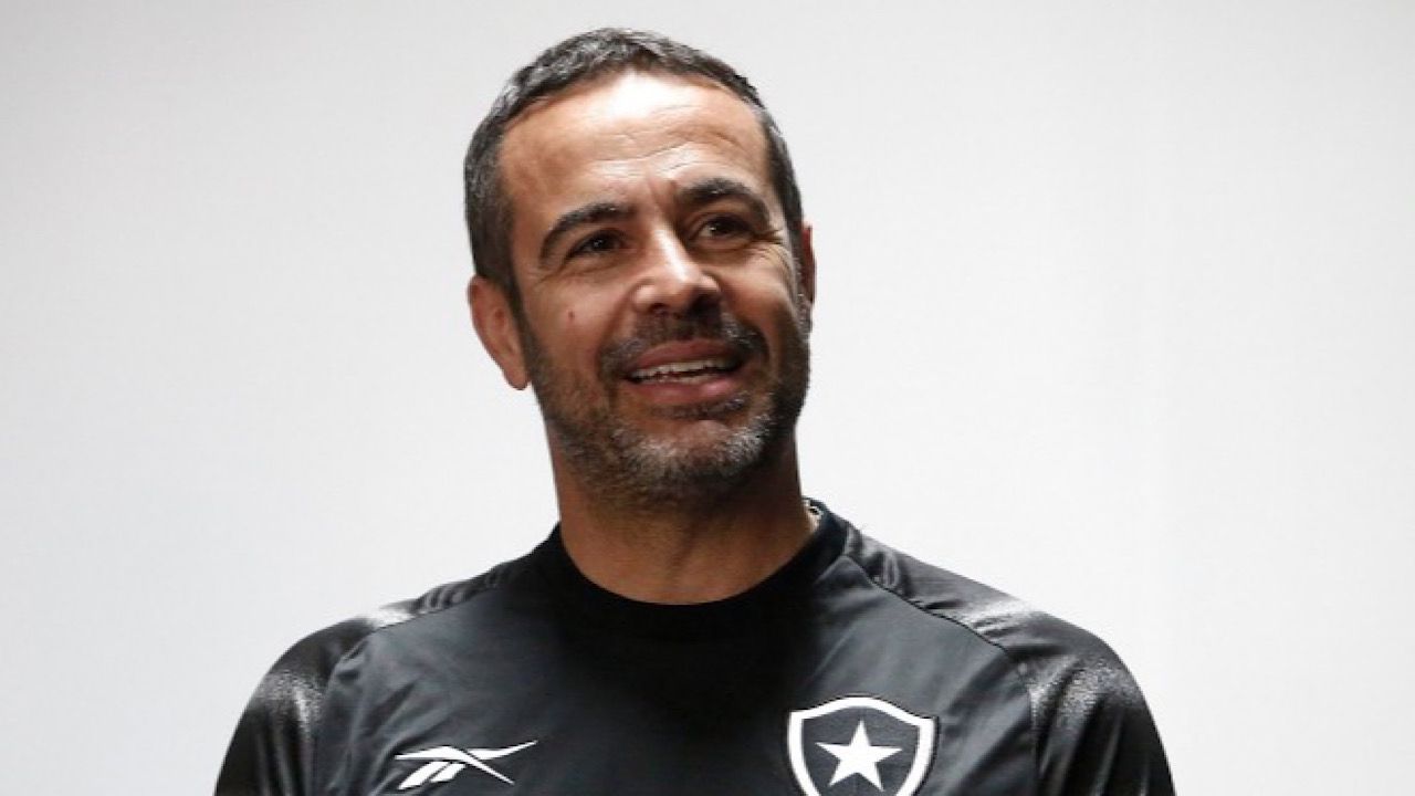 مدرب بوتافوجو البرازيلي يتحدث عن احتمالية ضم رونالدو 2 مدرب بوتافوجو البرازيلي يتحدث عن احتمالية ضم رونالدو