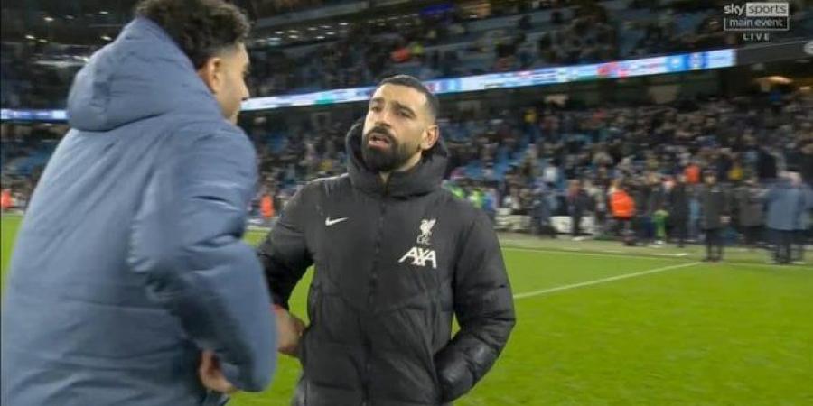 شاهد عناق حار بين محمد صلاح ومرموش بعد قمة مانشستر سيتي وليفربول - شبكة أطلس سبورت