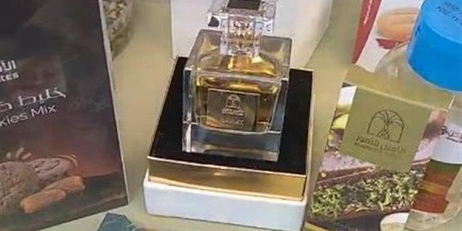 عطور بالتمر.. شاهد أغرب المنتجات المشتقة من البلح في مهرجان التمور( فيديو) - شبكة أطلس سبورت