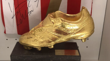 Bota de Oro Forlan cropped