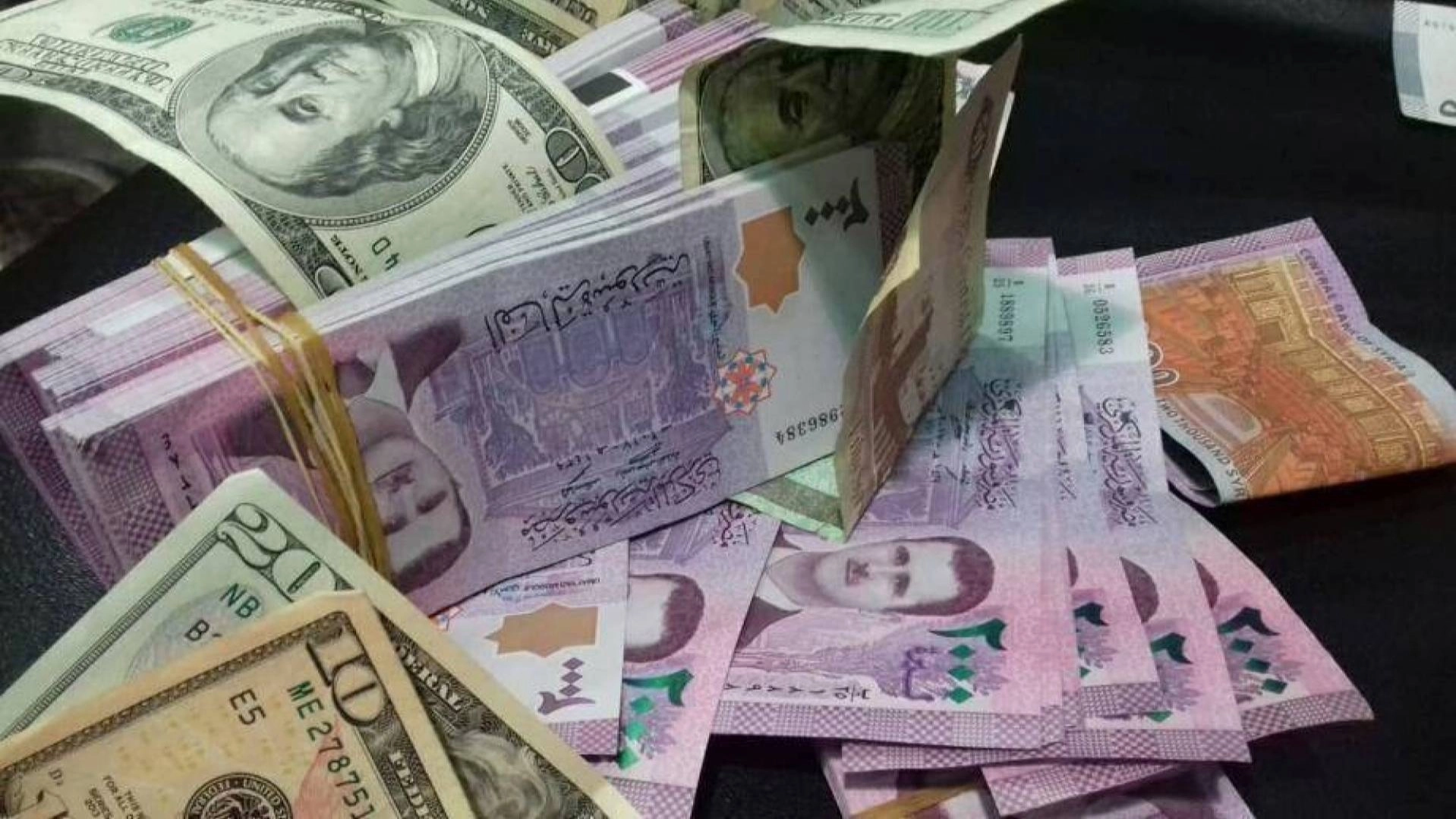 أسعار موحدة في سعر الليرة السوري مقابل الدولار الأمريكي اليوم الجمعة 20 ديسمبر 2024