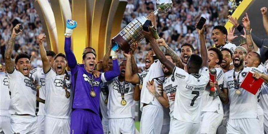 منافس الأهلي المحتمل في كأس الإنتركونتيننتال Intercontinental Cup.. بعثة بوتافوجو Botafogo تصل قطر