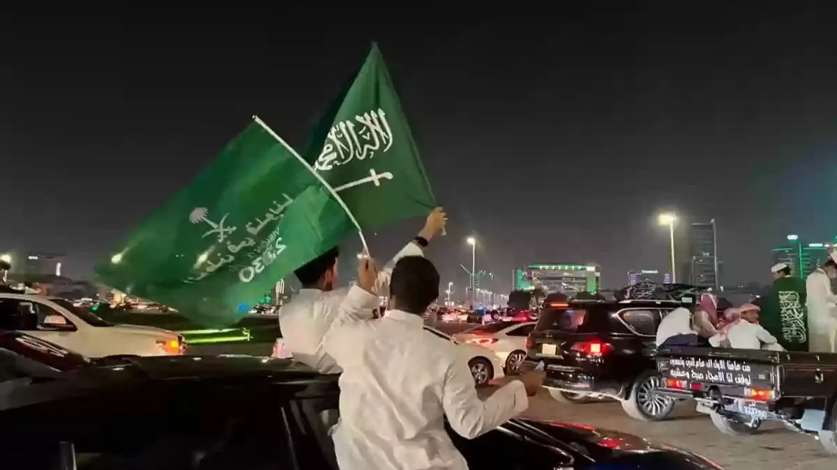 عيد الفطر ويوم التأسيس .. جدول مواعيد العطل الرسمية في السعودية 2025 للطلاب والموظفين