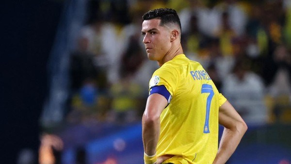 رونالدو يتألق في مواجهة النصر ضد الهلال في الدوري السعودي 2 رونالدو يتألق في مواجهة النصر ضد الهلال في الدوري السعودي